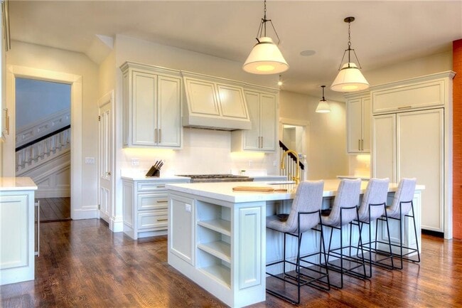 Photo - 30 Red Cross Ave