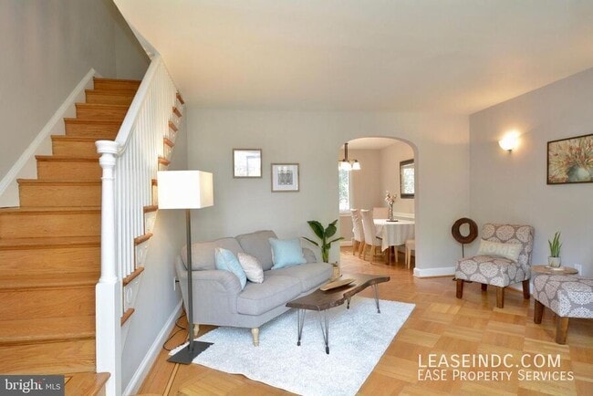 Photo - 704 Devon Pl