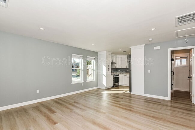 Photo - 45 Banchio St