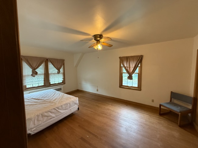 Photo - 523 St Clair Ave