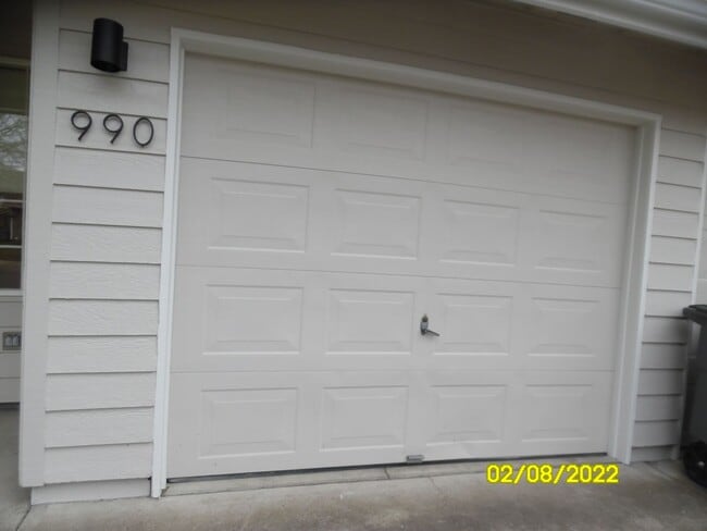 Photo - 990 SW Oriole St Unit 990