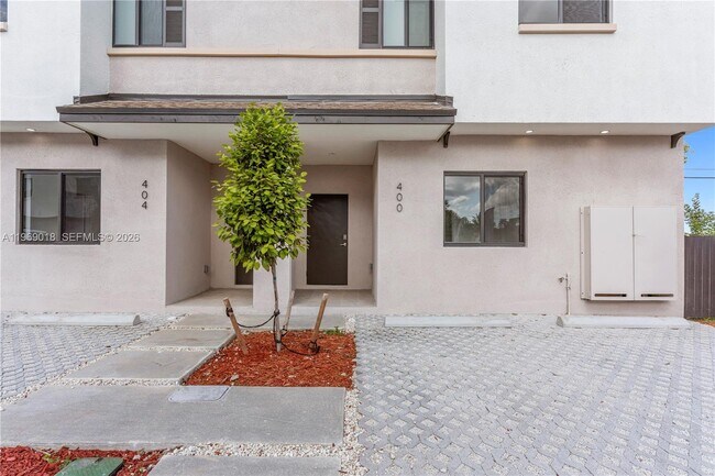 Photo - 408 SW 1st St