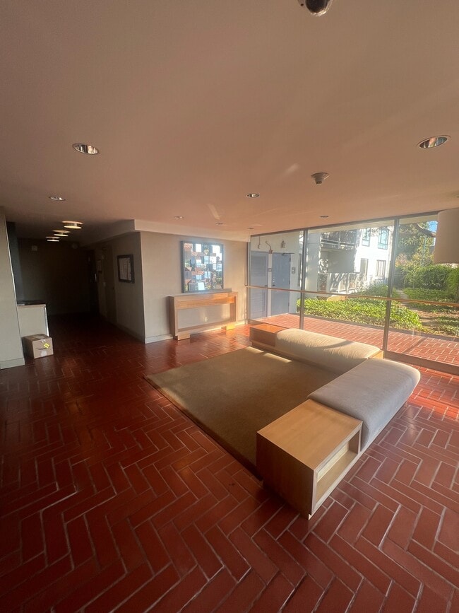 Photo - 2 Commodore Dr Unit D377