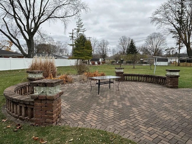 Photo - 1798 Chateau Dr