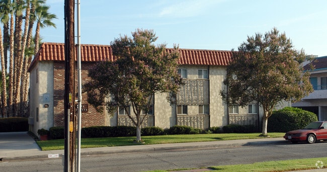 Casa Granada Apartments