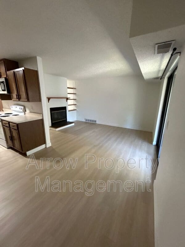 Building Photo - 205 E Arbor Ave Rental