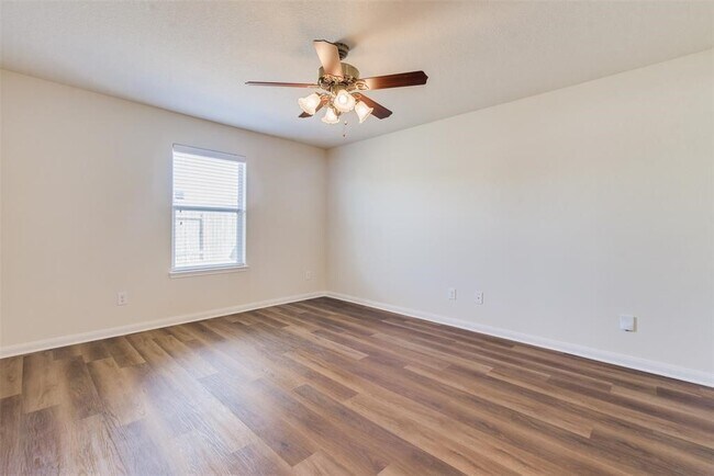 Photo - 26918 Graybill Ct