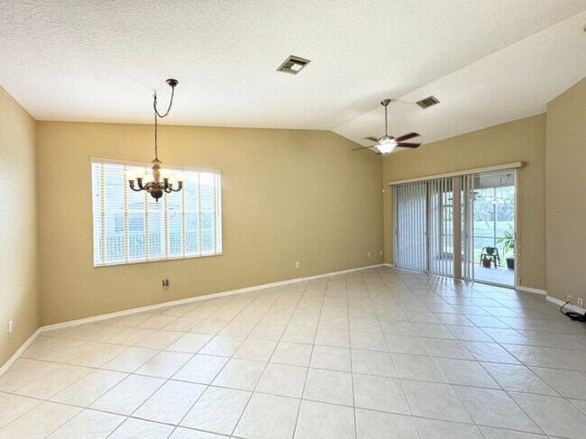 Photo - 8654 Lineyard Cay-