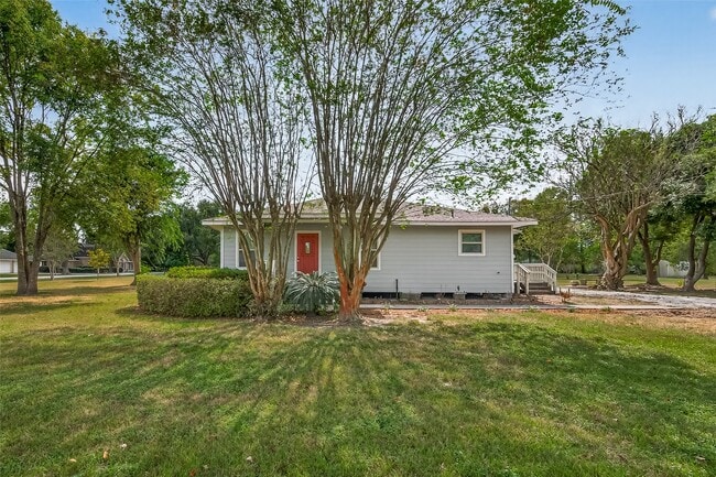 Building Photo - 6928 Apache St