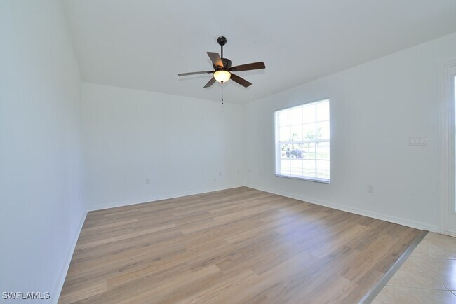 Photo - 343 NE 10th St