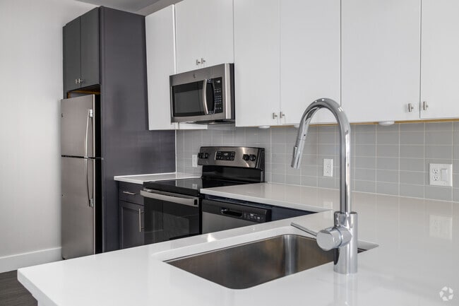 Studio - 582SF - Kitchen