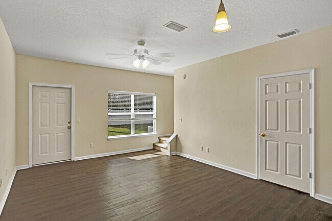 Photo - 2 bedroom/ 2.5 bathroom in gated St Johns ...