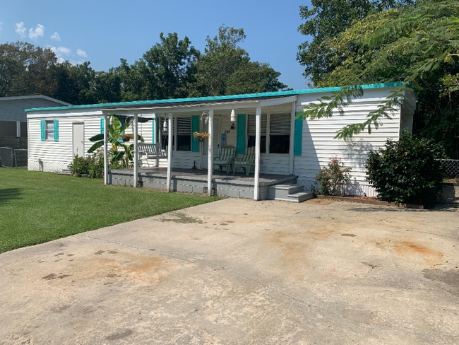549 W Beaufort Rd
