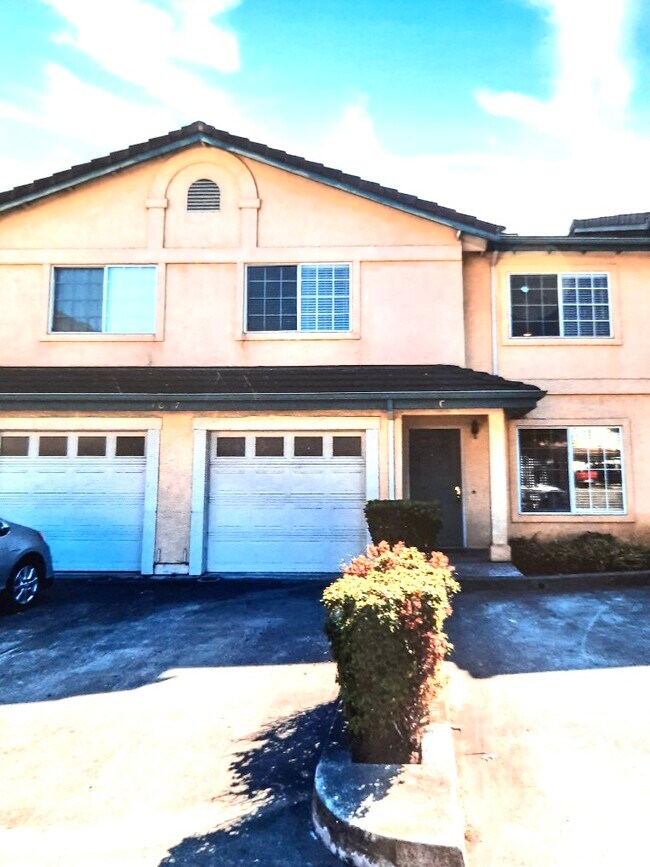 Photo - 3017 Grove Way Townhome