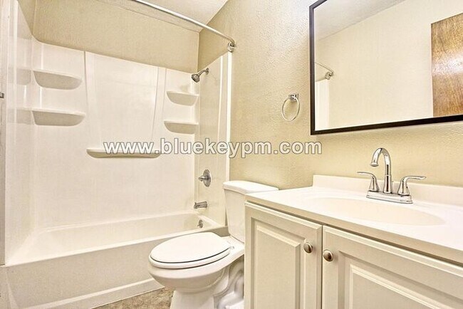 Photo - 1 Bed, 1 Bath Apartment with Yard and 1 Ca...