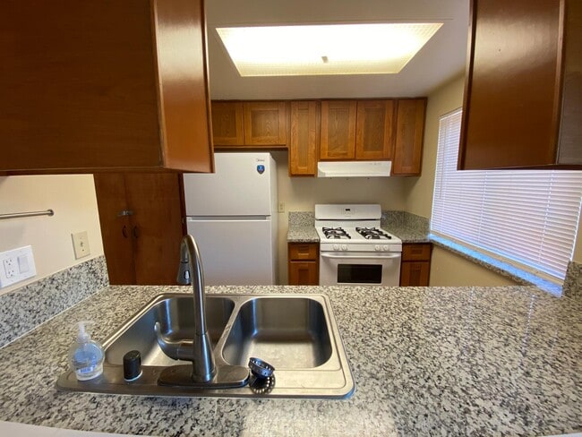 Kitchen - 4223 Weymouth Ln Unit Weymouth Lane