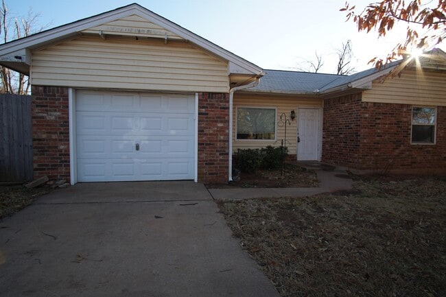 Photo - 3108 Gwendolyn Ln
