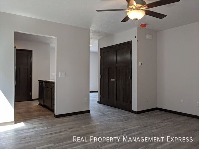 Photo - 3 Bed 1.5 Bath in West Sioux Falls