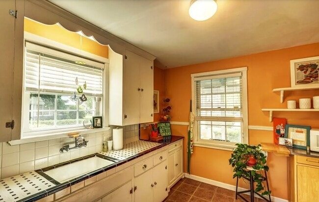 Photo - 3500 Rosewood Ave