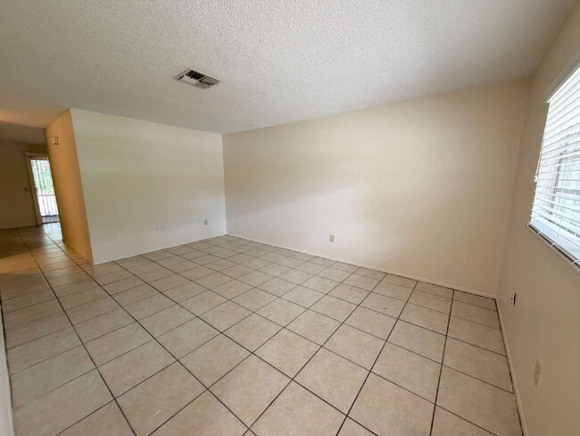 Photo - "Charming 2-Bedroom, 2-Bath Duplex Retreat in Spring Hill!"