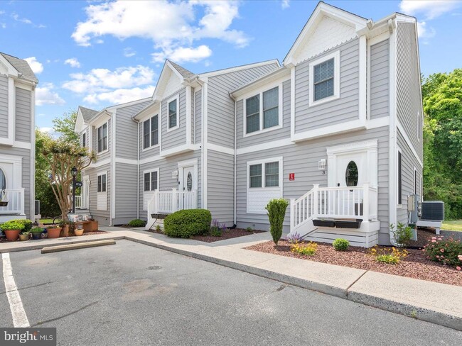 Photo - 9739 Golf Course Rd Townhome