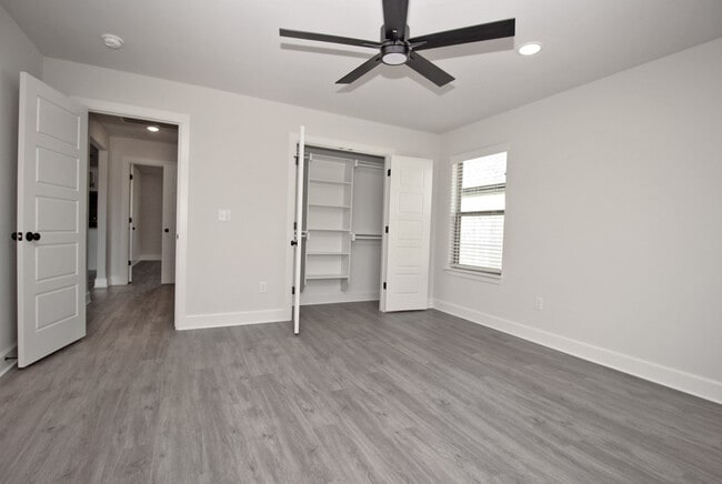 Photo - 1121 Monarch Rd