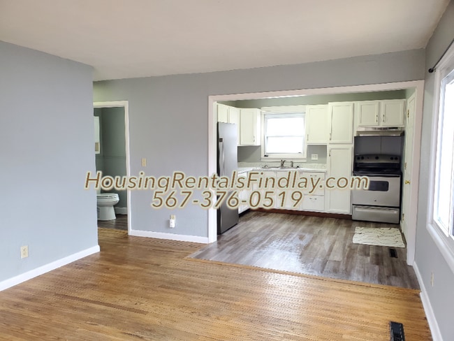 Photo - 827 Bernard Ave