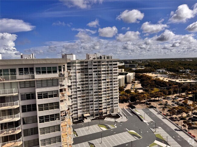 Building Photo - 2750 NE 183rd St Unit 2103 Rental