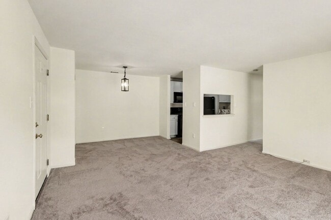 Photo - 902 Dogwood Ct