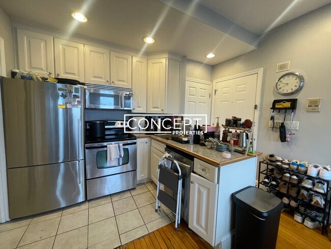 Building Photo - 1 Centre St Unit 6TS