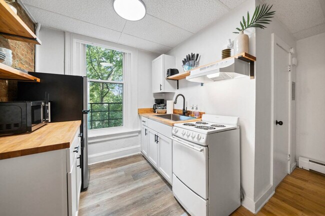 Photo - 242 Mccormick Pl Unit ID1056122P