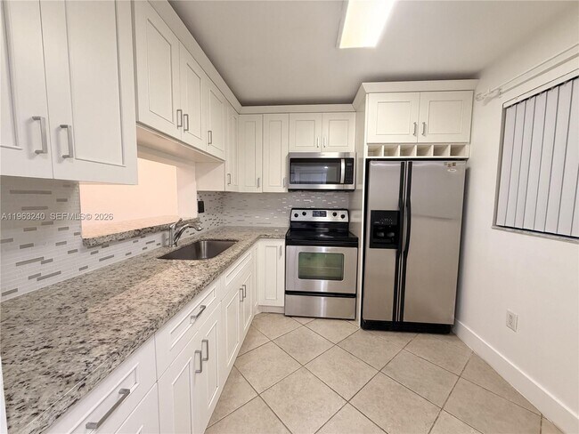 Photo - 10835 SW 112th Ave Unidad 116