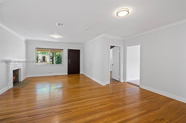 Photo - 641 Navarre Ave