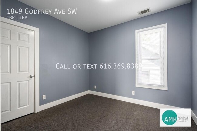 Photo - 1849 Godfrey Ave SW