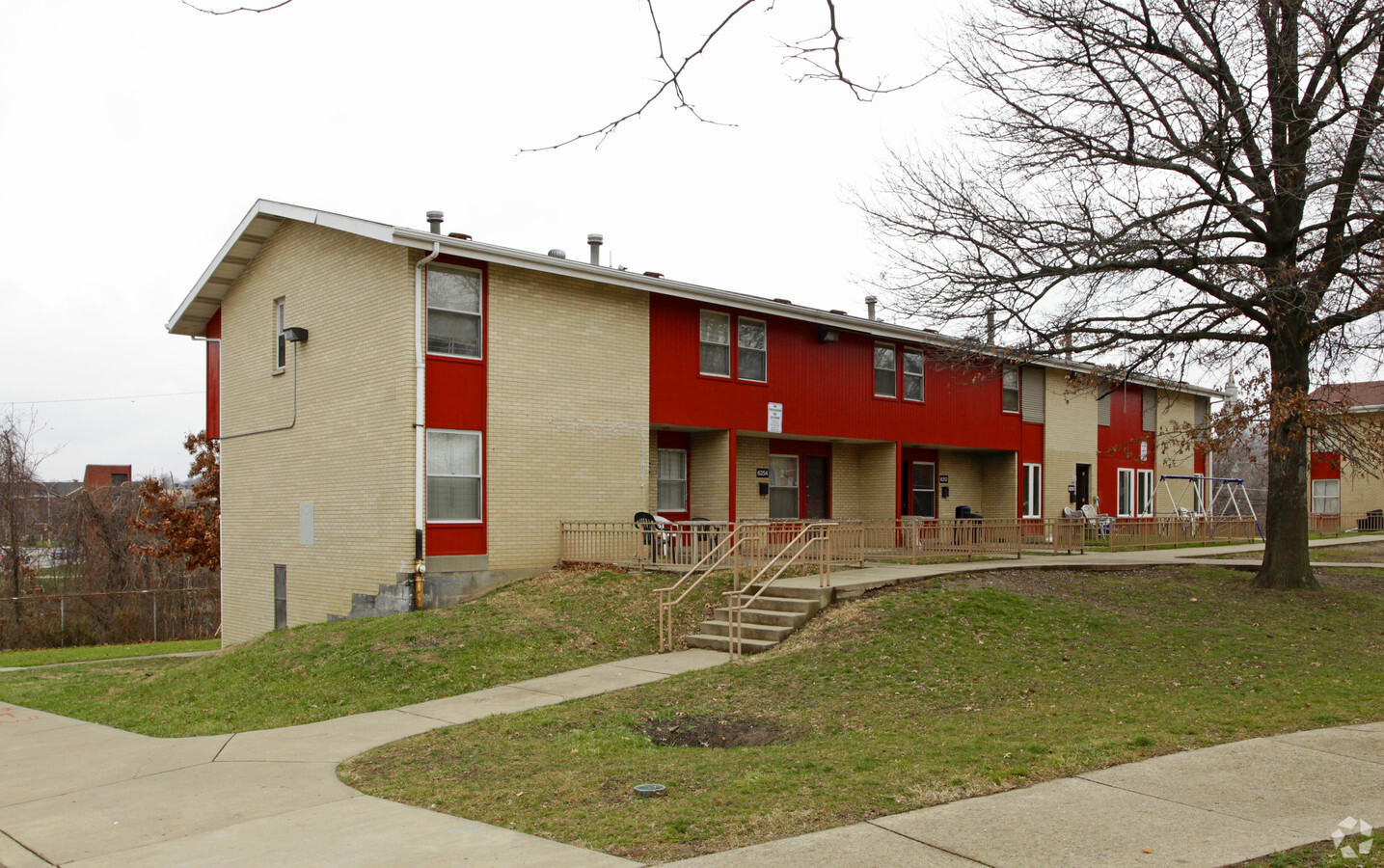 Photo - 6200-6256 Auburn St Apartments
