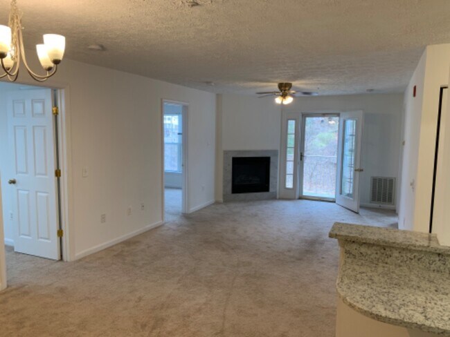 Photo - 2050 Quaker Way