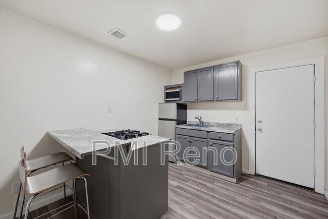Building Photo - 1515 N Carson St Unit 5