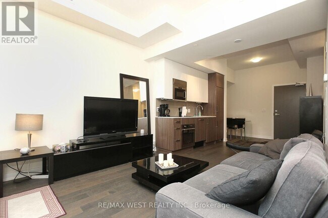 Photo - 17 Dundonald St Unit 309