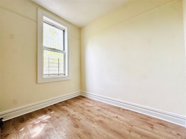 Photo - 279 Schaefer St Unit 3