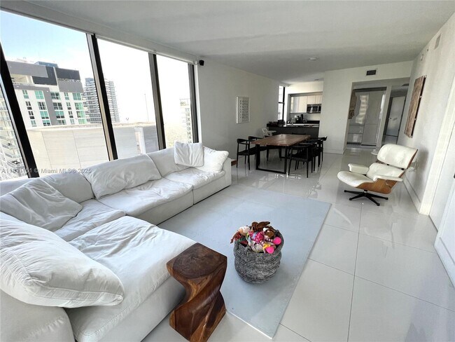 Photo - 1010 Brickell Ave Unit 4205