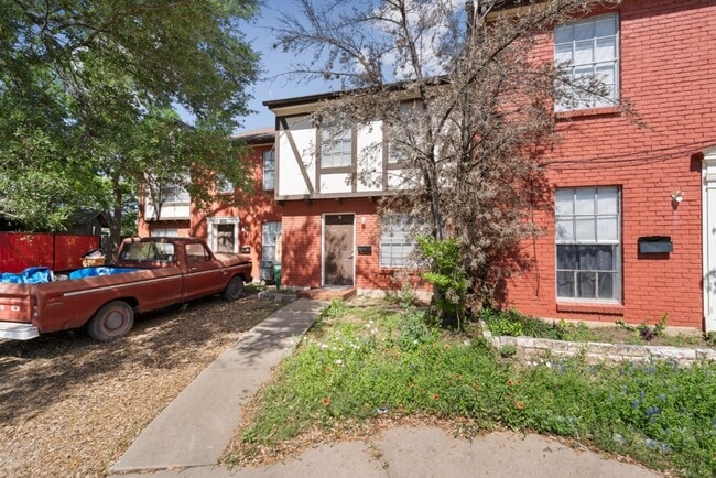 Photo - 5800 Belmoor Dr Unit 1