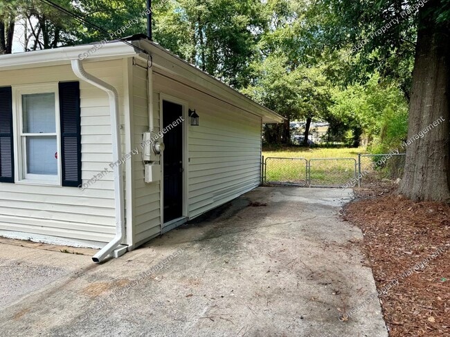 Photo - Elegant Elkin!