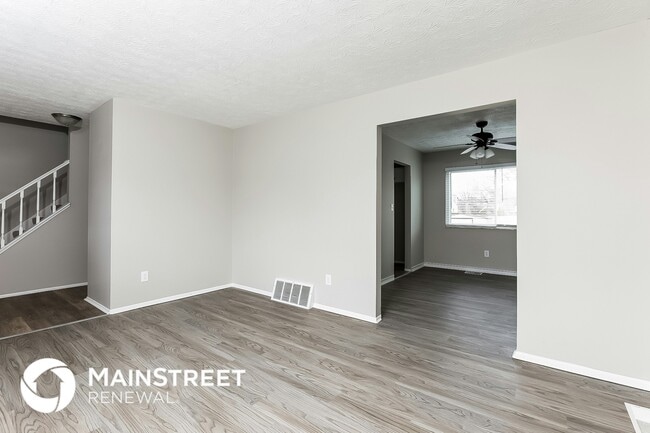 Photo - 2535 Stonington Ave