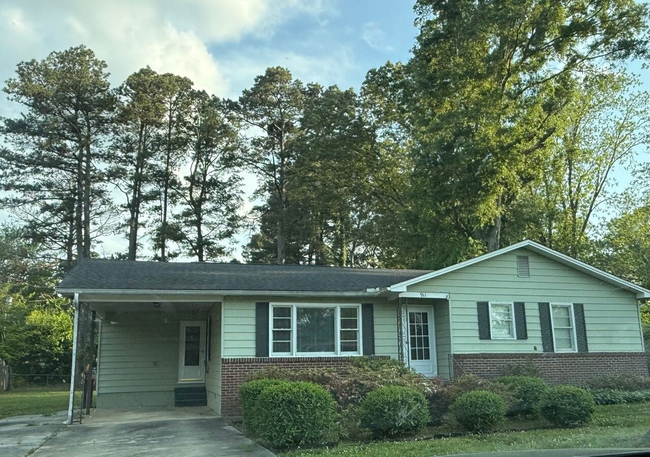 Spacious 3 Bedroom, 3 Bathroom Home in Dec... - Spacious 3 Bedroom, 3 Bathroom Home in Dec...