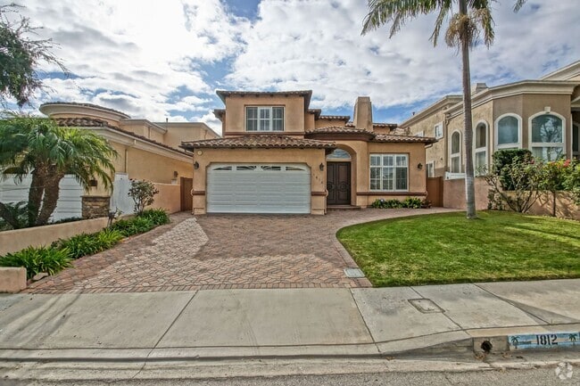 Building Photo - VERY SPACIOUS, BRIGHT & AIRY HOME W/ UNIQU...