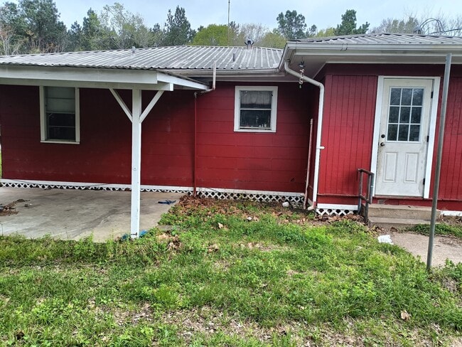 Photo - 385 Jones Rd
