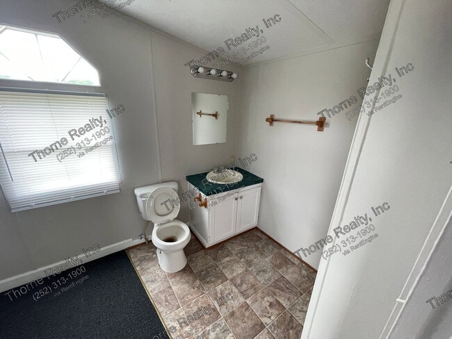 126 Hemlock Ln