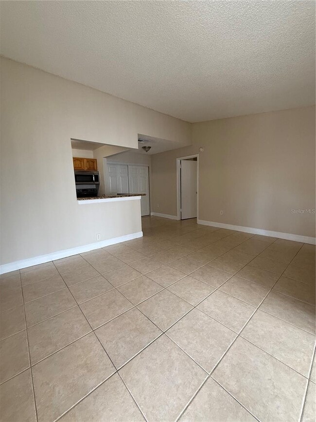 3831 Bowline Cir Unit 204