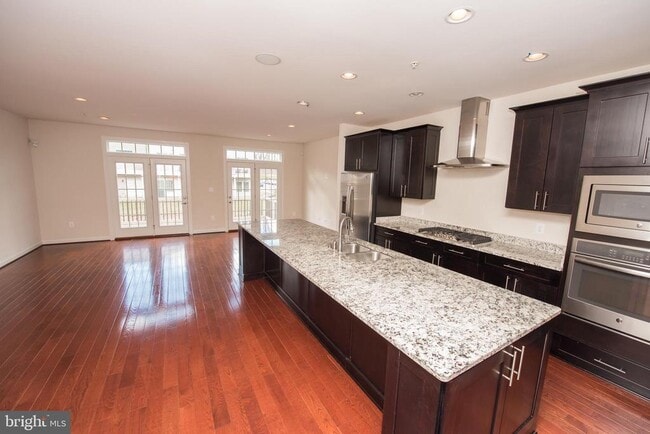 Photo - 7444 Burnside Way