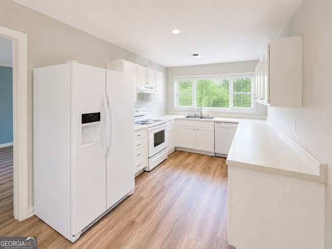Photo - 212 Muskogee Ct